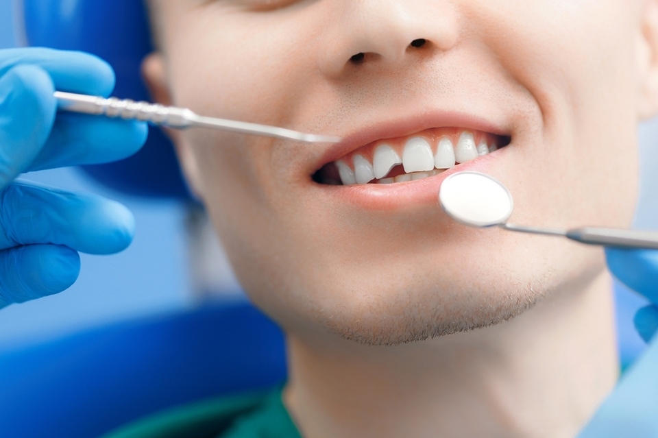 broken or knocked-out tooth in londonderry
